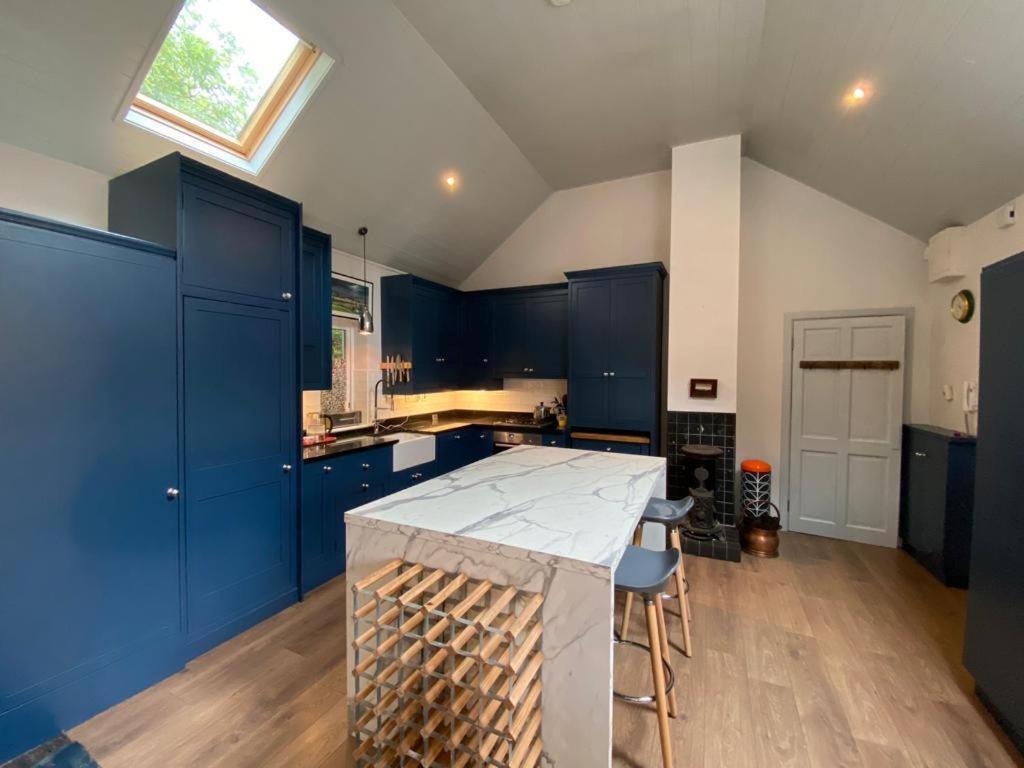 Gem In Connemara Flat Apartamento Oughterard Exterior foto